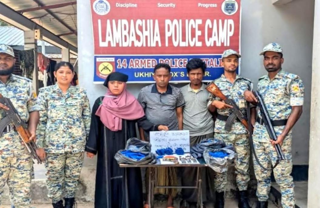 রোহিঙ্গা ক্যাম্পে অস্ত্র-ইয়াবা উদ্ধার, নারীসহ আটক ৩  
