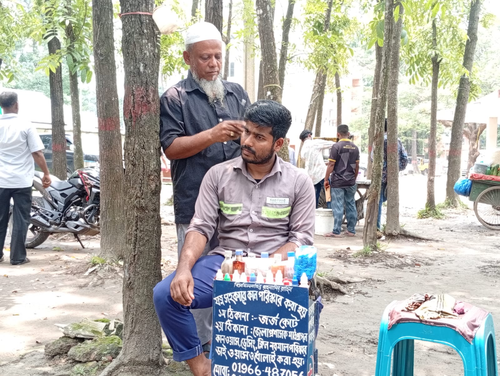 মুক্তিযোদ্ধার স্বীকৃতির অপেক্ষায় ৫৫ বছর: কুমিল্লা ডিসি অফিসে কান পরিষ্কার করে জীবনযাপন বীর মুক্তিযোদ্ধা রুহুল আমিনের