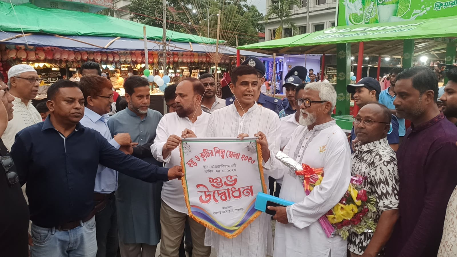পঞ্চগড় প্রেস ক্লাবের আয়োজনে মাসব্যাপী হস্ত ও কুটির শিল্প মেলার উদ্বোধন