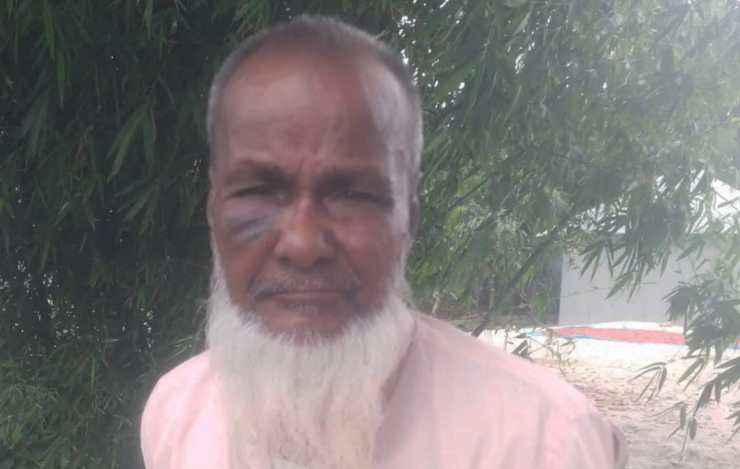 তেঁতুলিয়ায় বীর মুক্তিযোদ্ধার আব্দুল কুদ্দুসের মরদেহ রাষ্ট্রীয় মর্যাদায় দাফন অনুষ্ঠিত