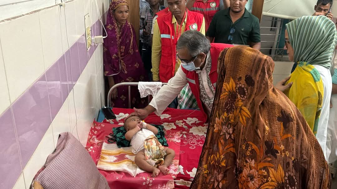 ময়মনসিংহ মেডিকেল হাম আইসোলেশন ওয়ার্ড পরিদর্শনে এমরান সালেহ প্রিন্স