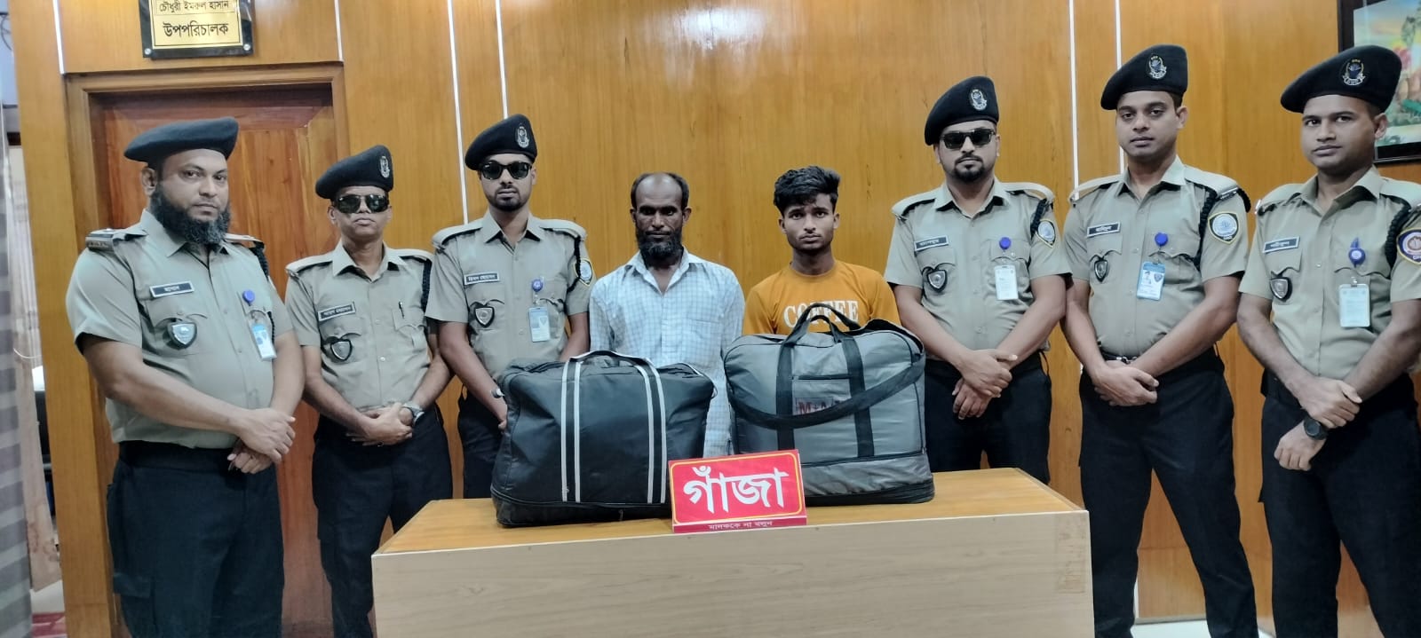 ​কুমিল্লা থেকে চাঁপাইনবাবগঞ্জে আনা ১৪ কেজি গাঁ*জাসহ ২ মা*দ*ক কারবারি গ্রে*ফ*তার