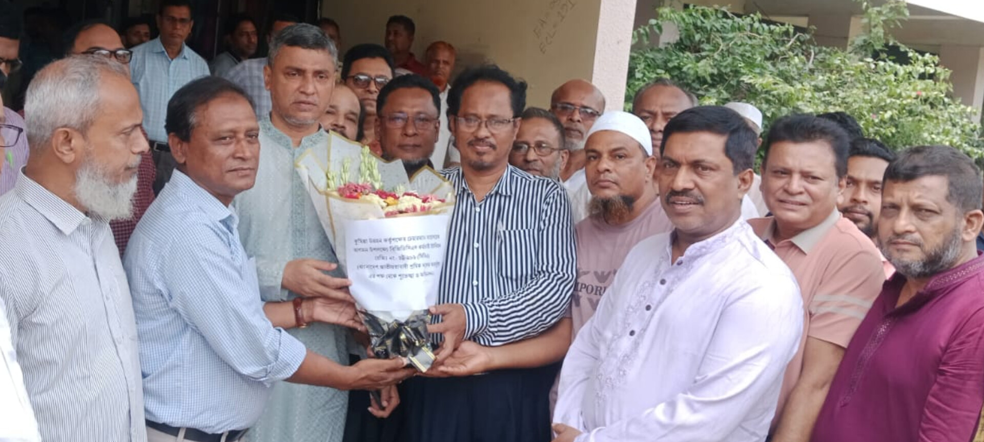 কুউক চেয়ারম্যান ও ভিপি ওয়াসিমকে বিজিডিসিএল কর্মচারী ইউনিয়নের ফুলেল শুভেচ্ছা