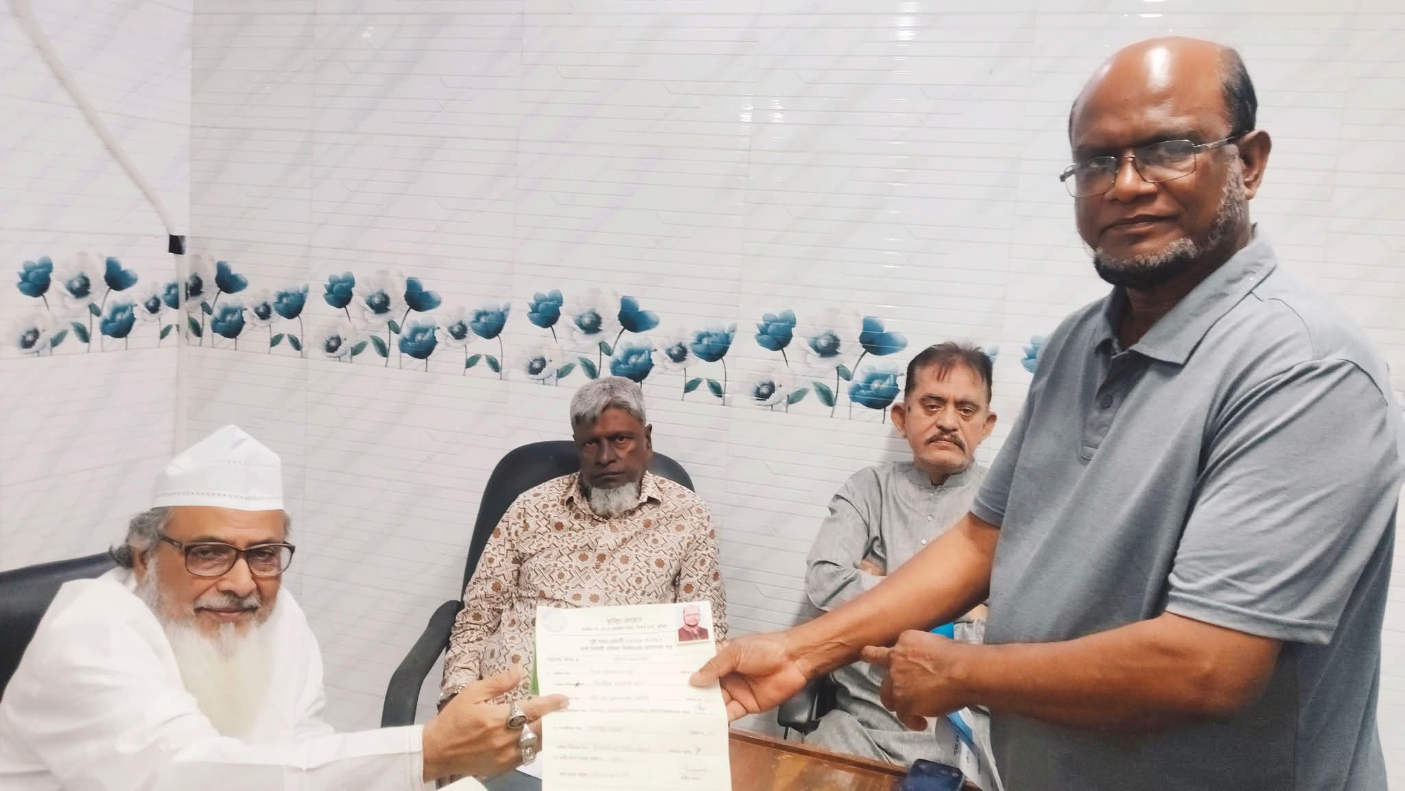 কুমিল্লা প্রেসক্লাব নির্বাচনে কোষাধ্যক্ষ পদে মনোনয়নপত্র জমা দিলেন মোহাম্মদ শাহ আলম শফি