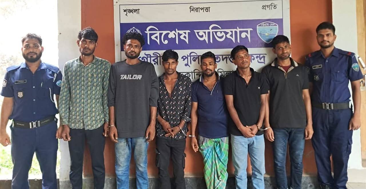 দাউদকান্দিতে পুলিশের পৃথক অভিযানে ডাকাত-চোরসহ গ্রেপ্তার ৯