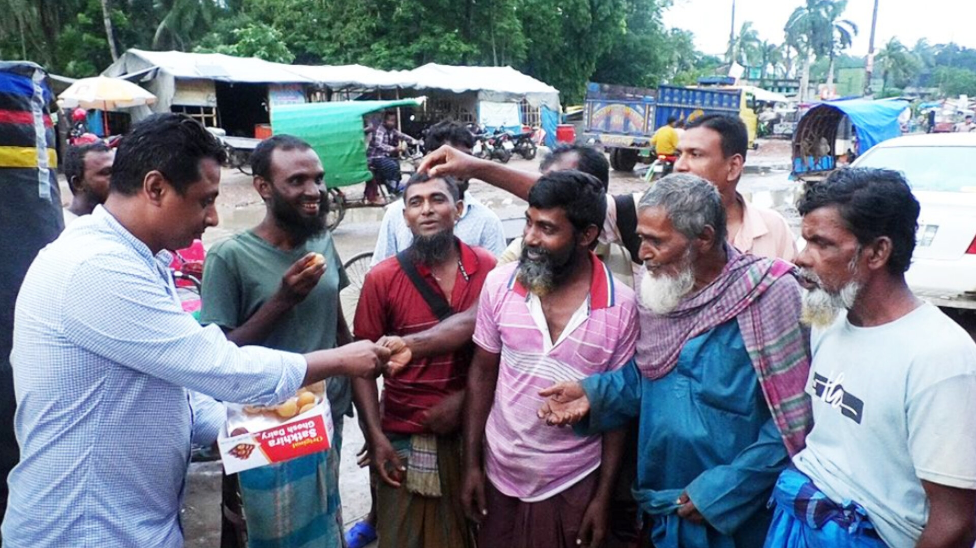 অবশেষে এমপি গাজী নজরুল ইসলামকে জামায়াত থেকে বহিষ্কার; এলাকায় মিষ্টি বিতরণ