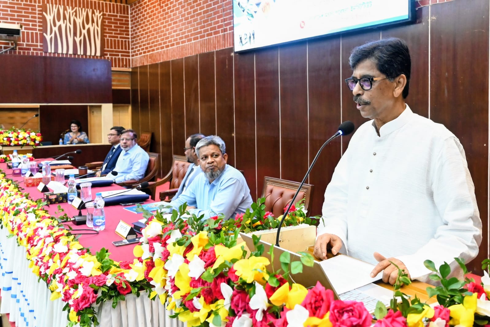 মৎস্য উৎপাদনে মান নিশ্চিত করে রপ্তানি বাড়াতে হবে‌: আমিন উর রশিদ