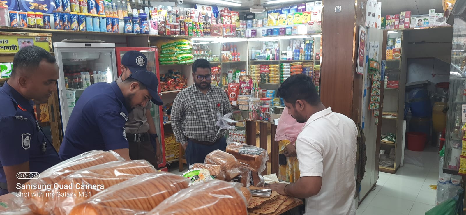 ভোক্তা অধিদপ্তরের অভিযানে ৩ প্রতিষ্ঠানকে ৪২ হাজার টাকা জরিমানা
