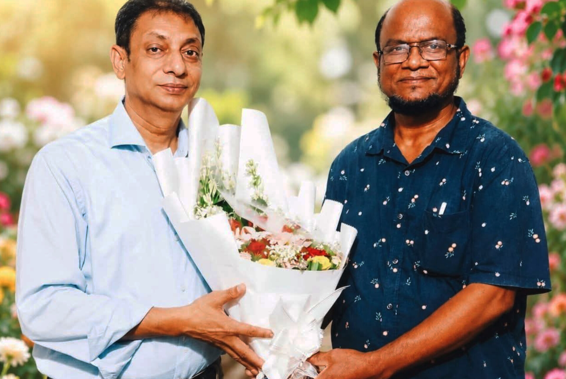 ফুলেল শুভেচ্ছায় চাঁদপুর মেডিকেল কলেজের নতুন অধ্যক্ষ ডা. মো. ইকবালকে বরণ